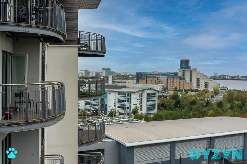 The View - Secure Parking - Security Vacation rental in Cardiff