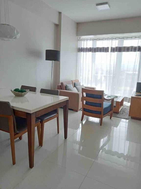Mactan Newtown 2 Bedroom suite free pool access Apartment in Lapu-Lapu City
