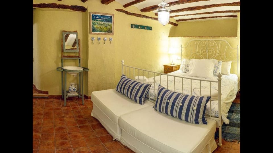 Sidroco Rural Home Experience the rural Spain Wine, activities and more Vacation rental in Catalonia