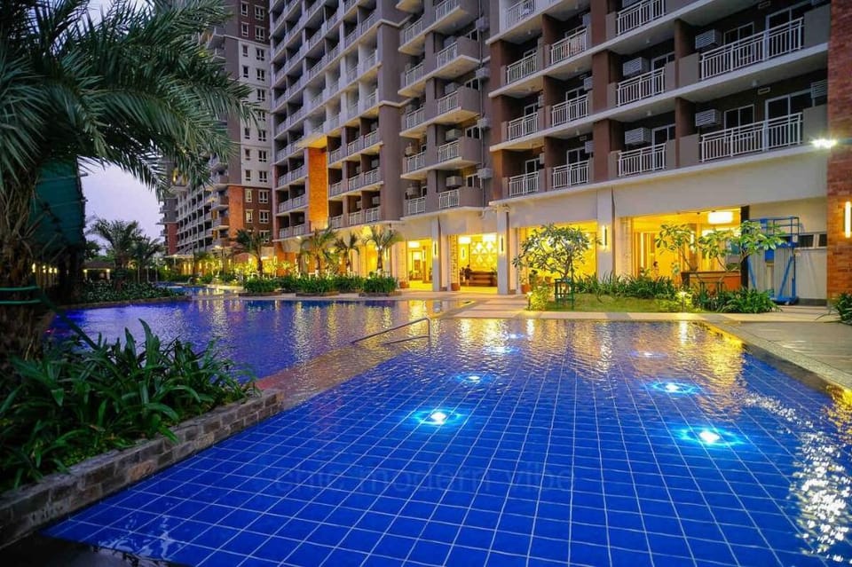 Chic Modern Vibe Condo near BGC, Ortigas & Makati Apartment in Mandaluyong