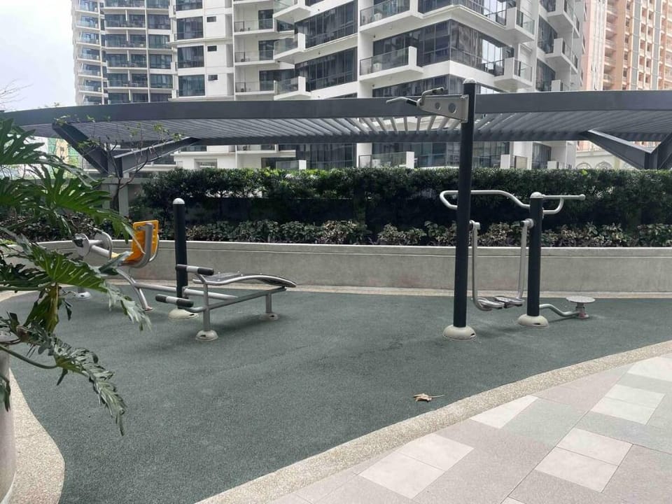 Premium Studio near Venice Mall Apartment in Makati