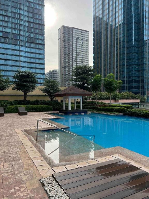 Premium 1Bedroom with Balcony Apartment in Makati