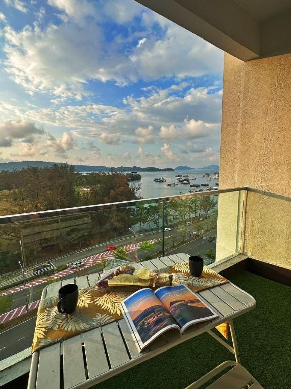 Mari Mari homestay M`17 @ IMAGO THE LOFT B Apartment in Kota Kinabalu