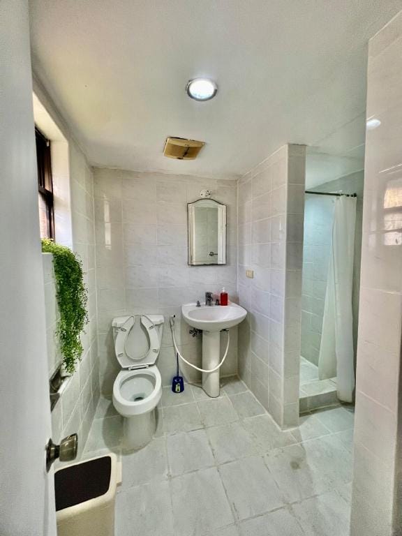 Eight Bedroom Screened Lanai Subic Bay Vacation rental in Subic