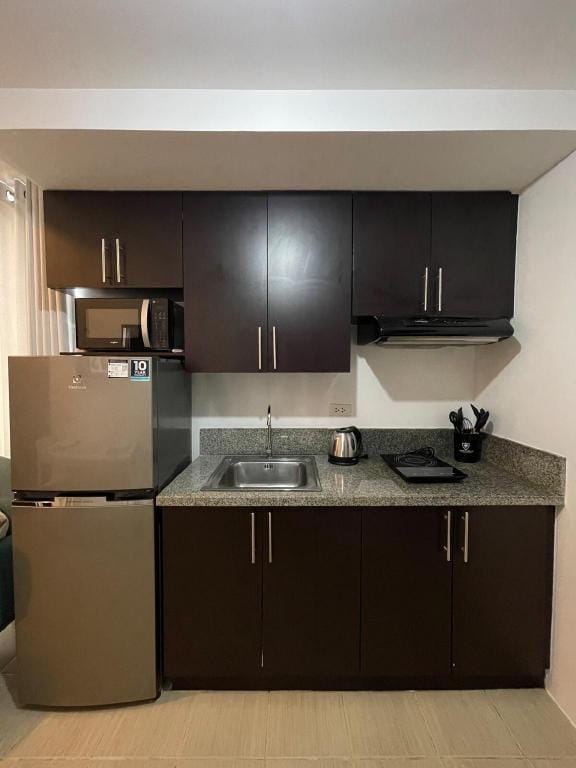 Two-bedroom Condo Unit Vacation rental in Pasig