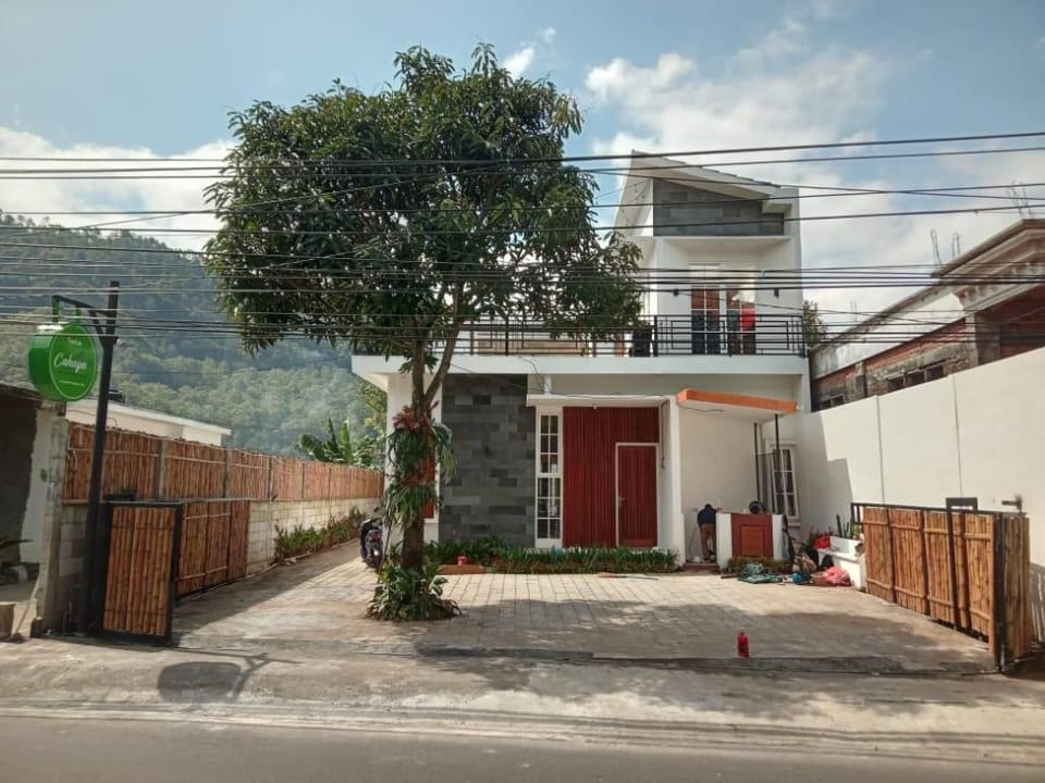 cahaya satu guest house Hotel in Batu