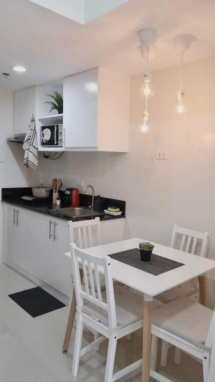 FIELD RESIDENCES CONDOMINIUM 2BEDROOM Apartment in Pasay