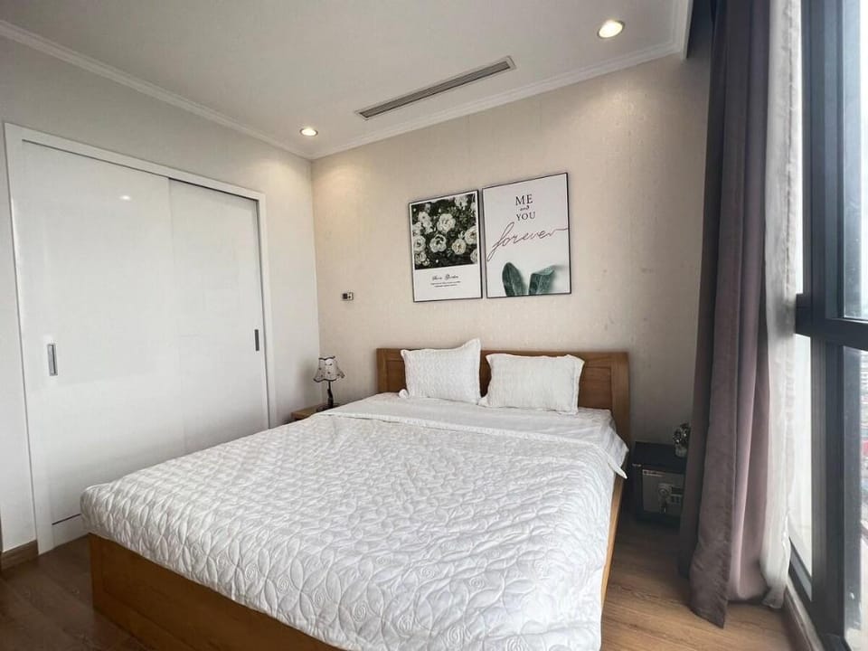 Royal City 72 Nguyen Trai 2 BR Apartment in Hanoi