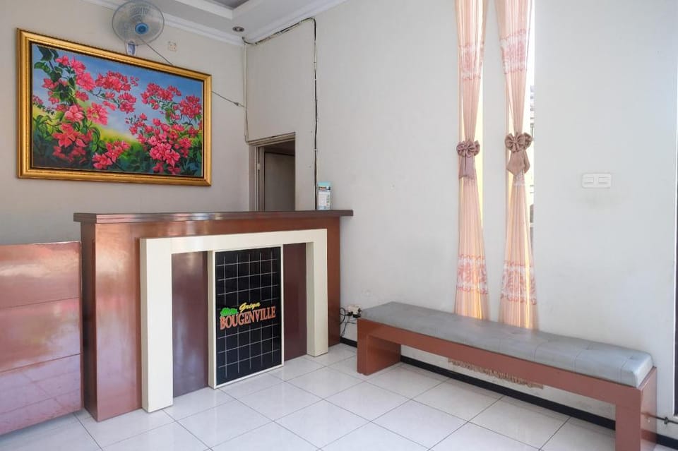 RedDoorz @ Griya Bougenville Magelang Hotel in Indonesia