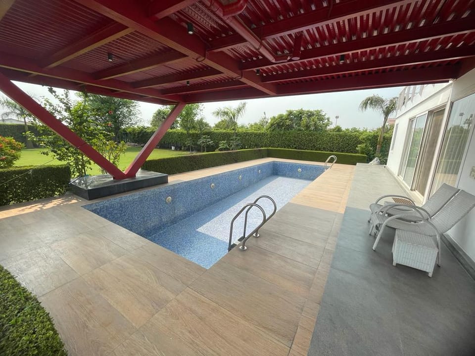 Tara's Riverside Farm Villa in Noida