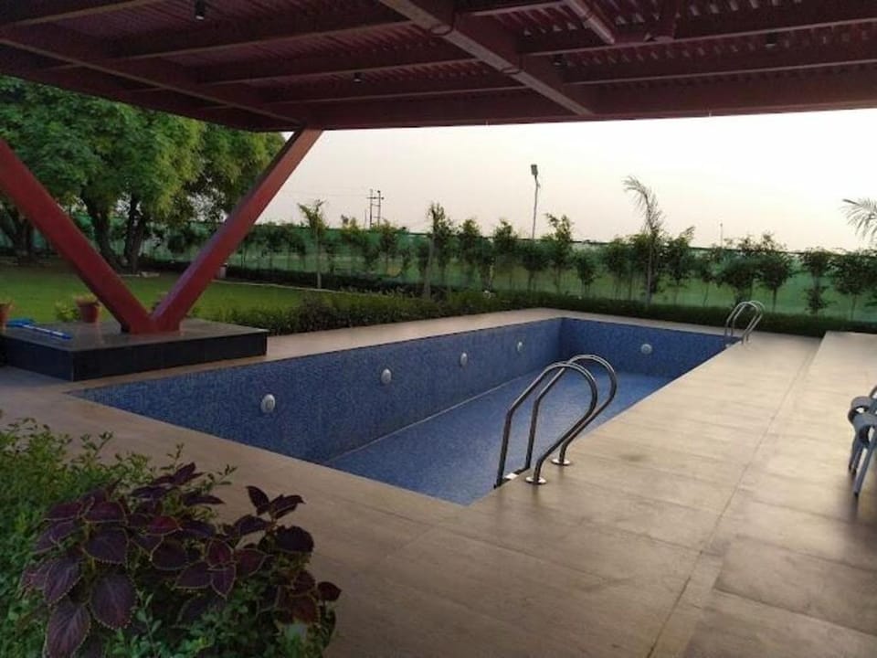 Tara's Riverside Farm Villa in Noida