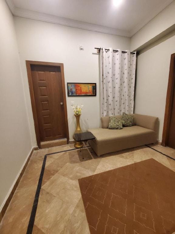 Studio Apartment - Margalla Road Apartment in Islamabad