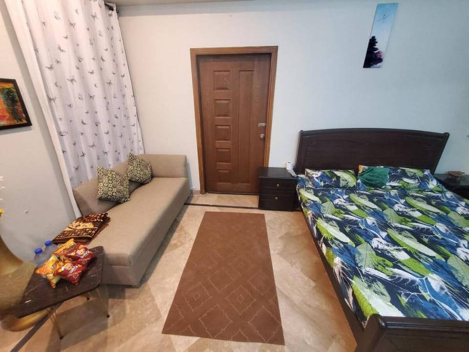 Studio Apartment - Margalla Road Apartment in Islamabad