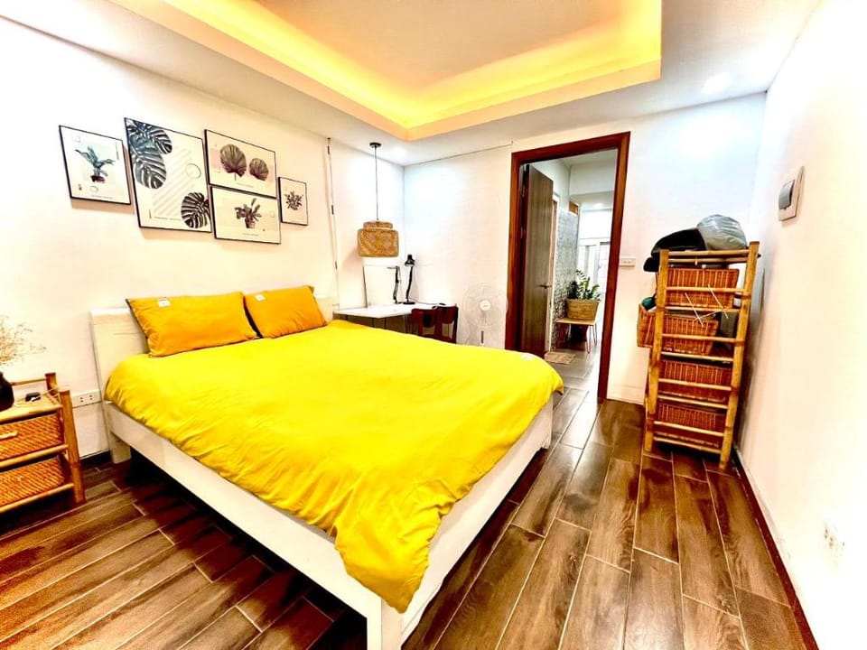 Two-Story Apartment on Dao Duy Tu Street - Warm Old Quarter of Hanoi Apartment in Hanoi