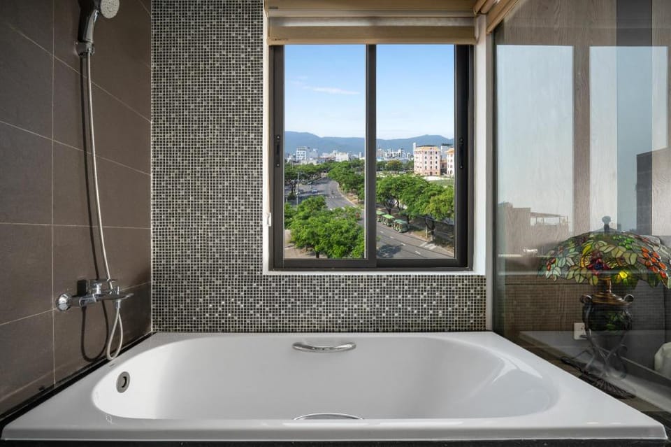 Tashi Ocean Garden & Apartment Da Nang - My Khe Beach Hotel in Da Nang