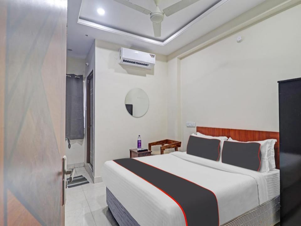 Super HOTEL PNR SUITES KUKATPALLY Hotel in Hyderabad