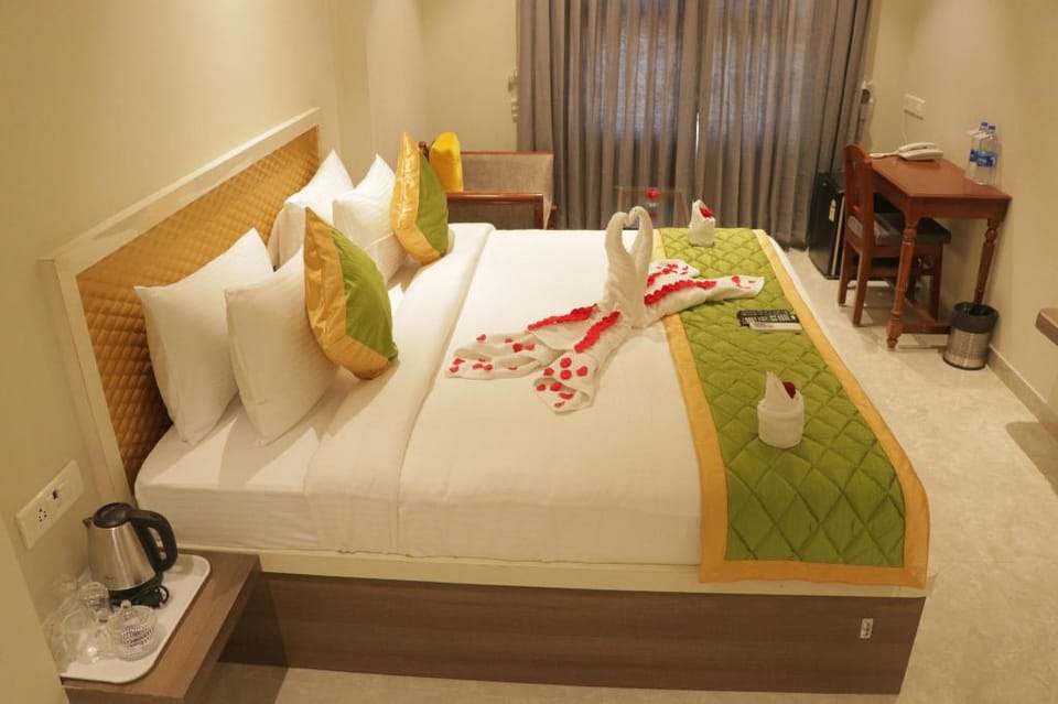 Hotel Emeraald House Hotel in Tamil Nadu