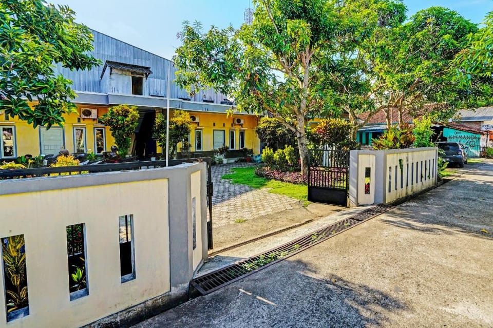 OYO 92519 Pondok Koesnita Hotel in West Java