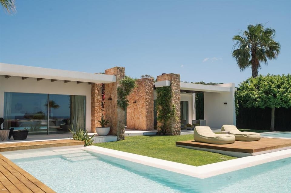 Villa Sophie - Luxury Style & Sunset View Hotel in Ibiza