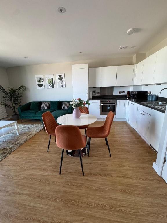 Modern Apartment Euston-Camden Apartment in London Borough of Islington
