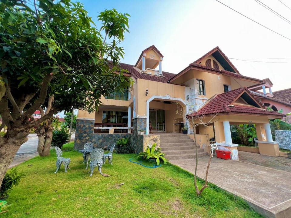 pไพน์เนอรี่พาร์คบีช บ้านพักริมหาดสวนสน Vacation rental in Chon Buri Changwat