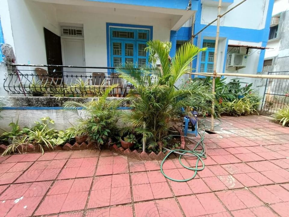 DA1 2BHK AC 100mb Wi-Fi WM BackUp GF Candolim@750m Vacation rental in Candolim