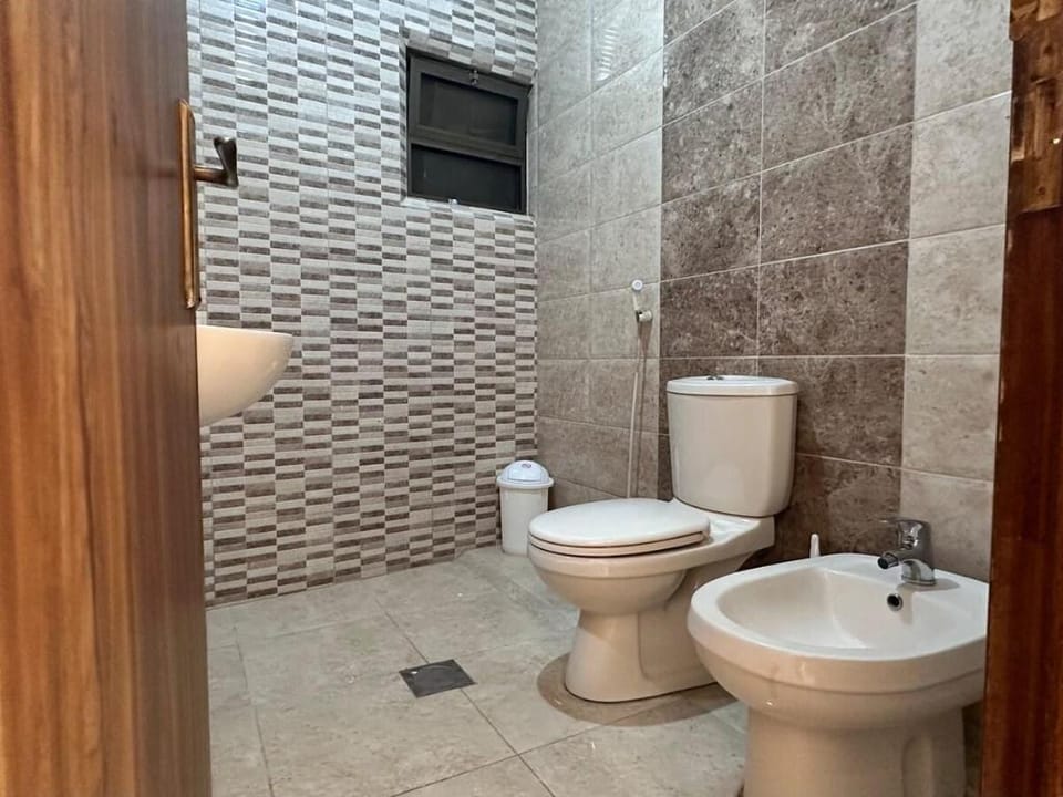 Enjoy a 6 BR flat in  the heart of Madaba! Apartment in Africa