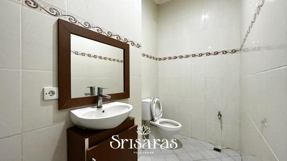 Srisaras Villa Dewi Sri Legian Villa in Kuta
