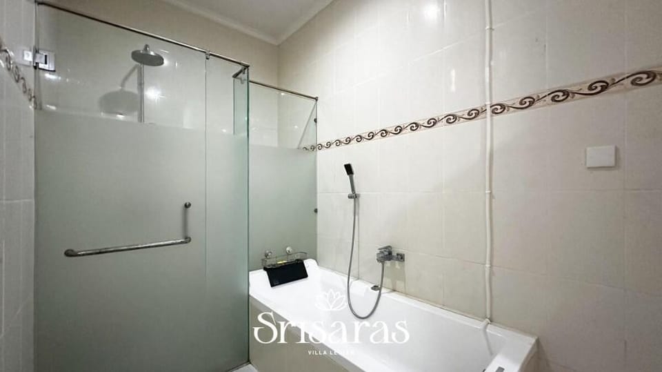 Srisaras Villa Dewi Sri Legian Villa in Kuta