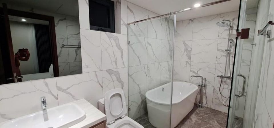 BRs2 2Bathroom Matrix One Hanoi. Vacation rental in Laos