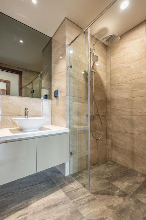 Anstay 3BRS 2WC The Matrix One Mỹ Đình Apartment in Laos