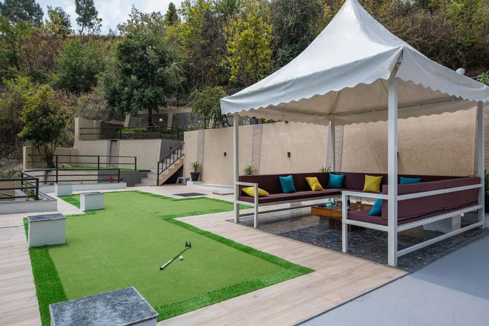 StayVista at Rolling Hills with Swimming Pool Villa in Uttarakhand