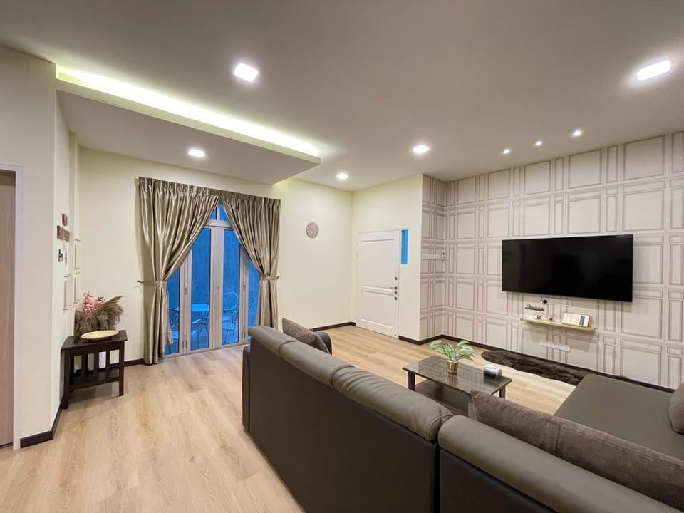 Entire home hosted by Cat Vacation rental in Sabah