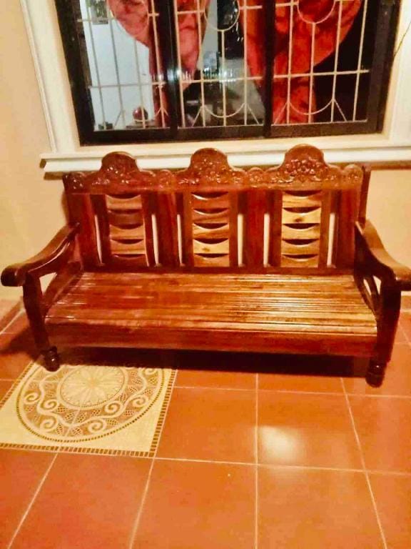 Chateau La Princesa with cozy garden  & bar Villa in Puerto Princesa