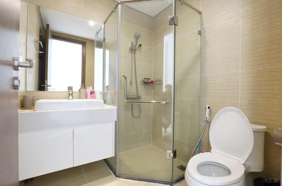 Anstay 2BRS 2WC Vinhomes Skylake Apartment in Laos