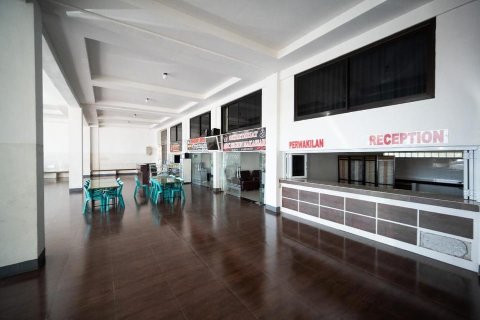RedDoorz near Makassar Town Square 2 Hotel in Indonesia