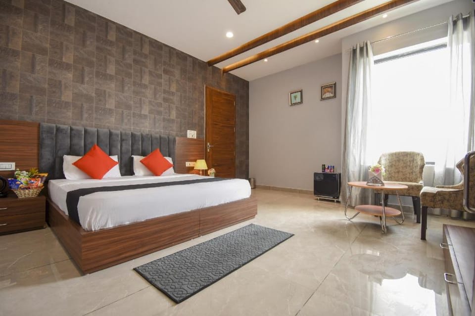 Capital O 73918 Royal Maple Hotel in Ludhiana