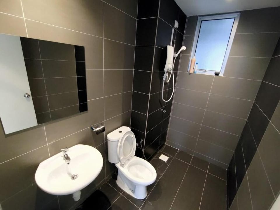Cozy 4BR | 5min EkoCheras | Wi-Fi | Chinese Host Vacation rental in Federal Territory of Kuala Lumpur