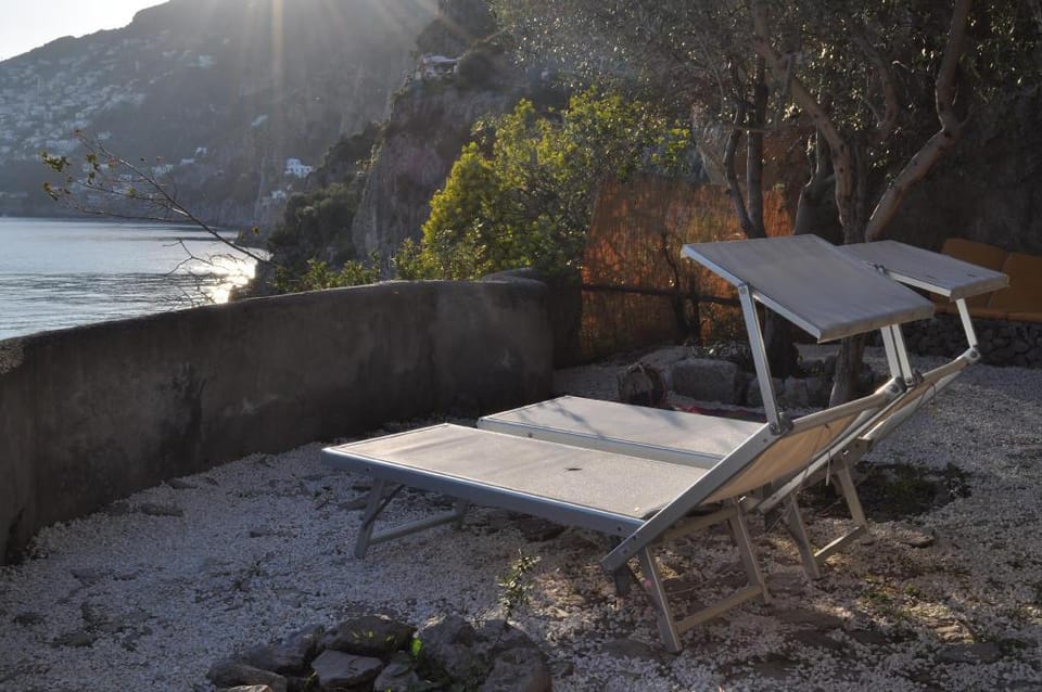 Costiera amalfitana, relax per due,casa in falesia Vacation rental in Furore