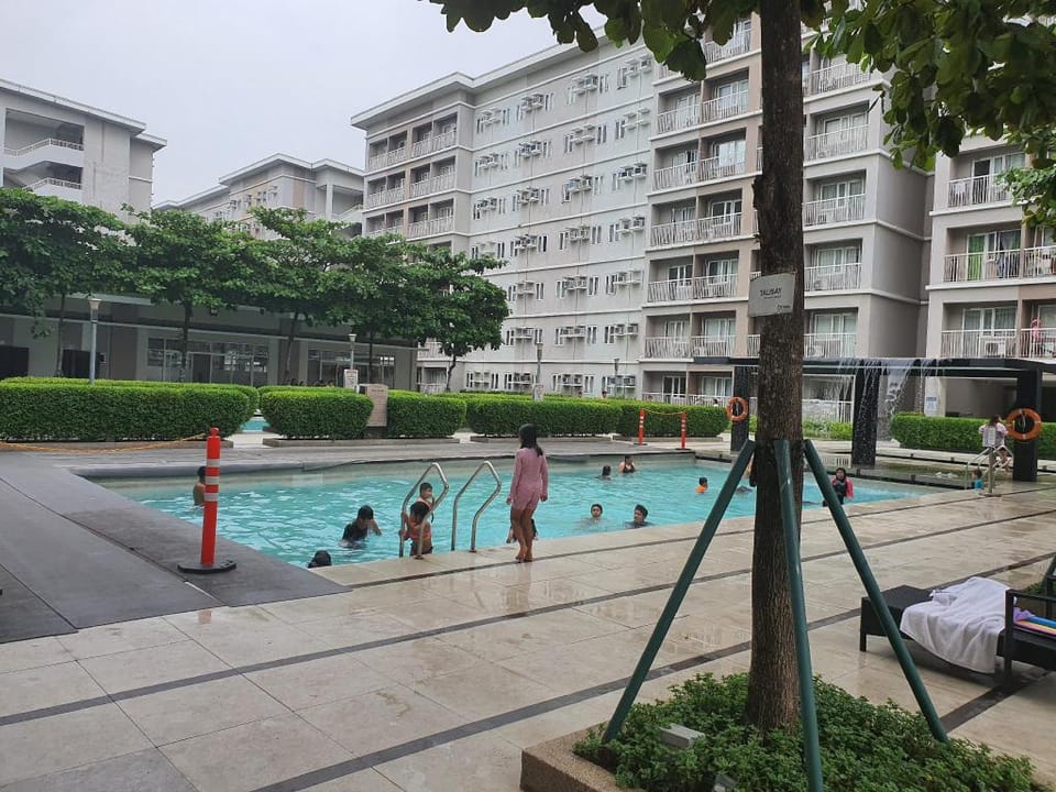 Jenny's Place Trees Residences Vacation rental in Quezon City