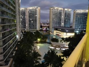 MicasaAzure77 Apartment in Paranaque