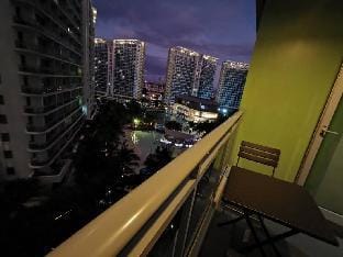 MicasaAzure77 Apartment in Paranaque