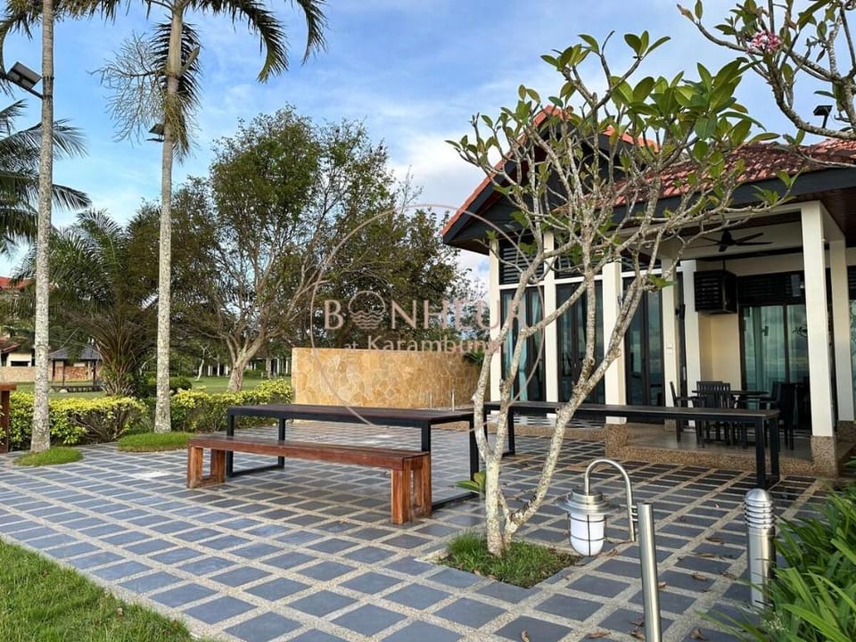 Bonheur En Borde Mer2@Karambunai Villa in Kota Kinabalu