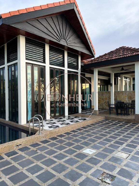 Bonheur En Borde Mer2@Karambunai Villa in Kota Kinabalu