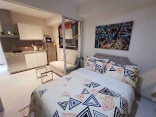 MicasaAzure77 Apartment in Paranaque