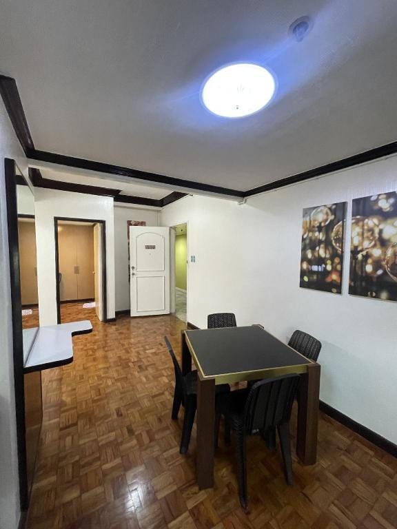 Spacious Cozy and Homey 1BR in Central Makati Apartment in Makati