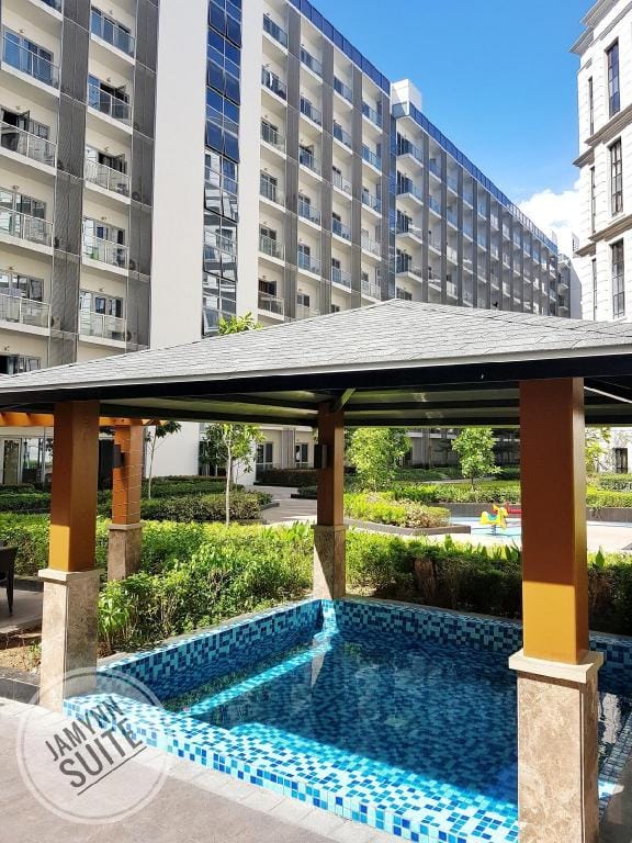 JamYnn One Bedroom Suite across T3 - Pool view Apartment in Pasay