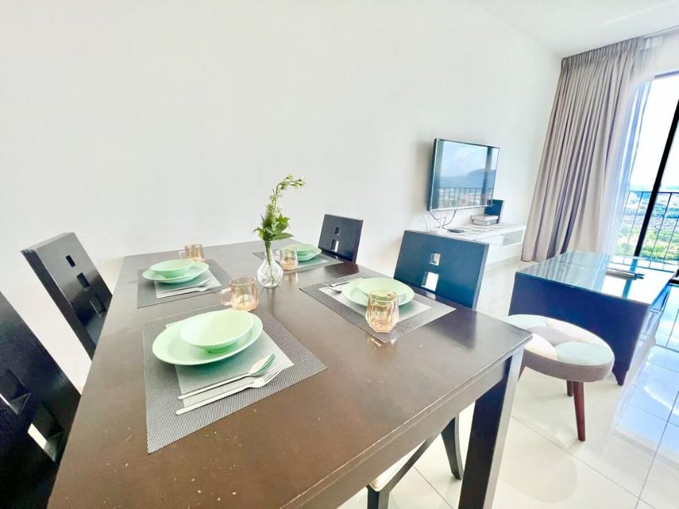 T1 Cozy 1-10Pax 2Room Trefoil Setia Alam TV Wi-Fi Vacation rental in Selangor, Malaysia