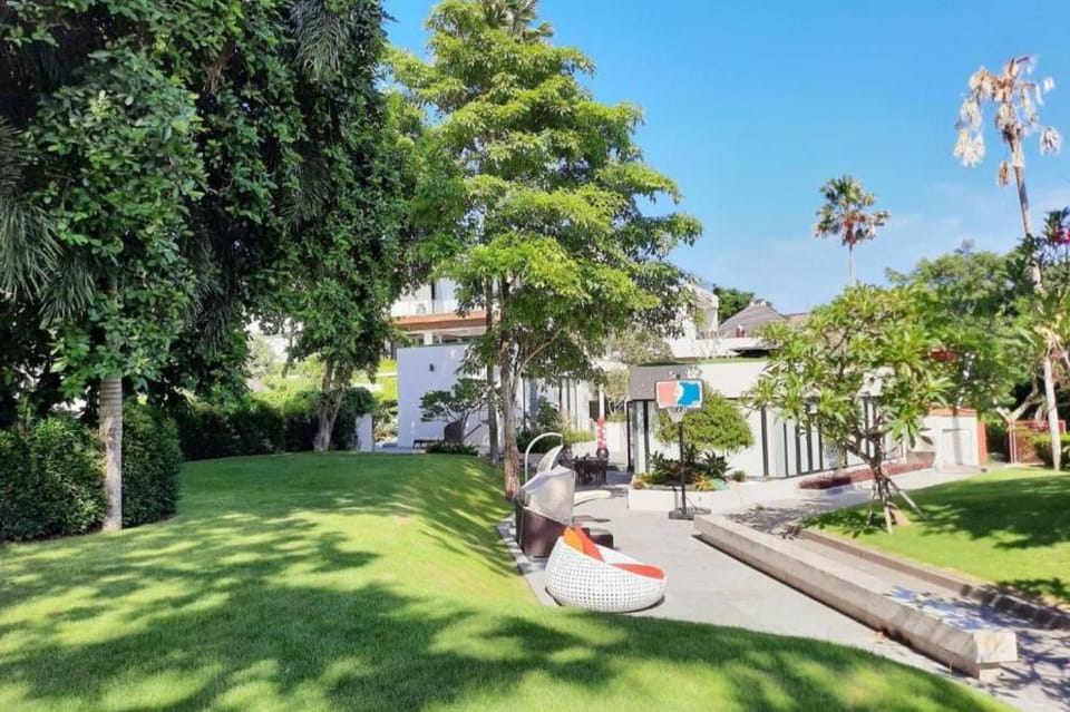 Entire 5 BR Villa Private Pool #B1 Villa in North Kuta
