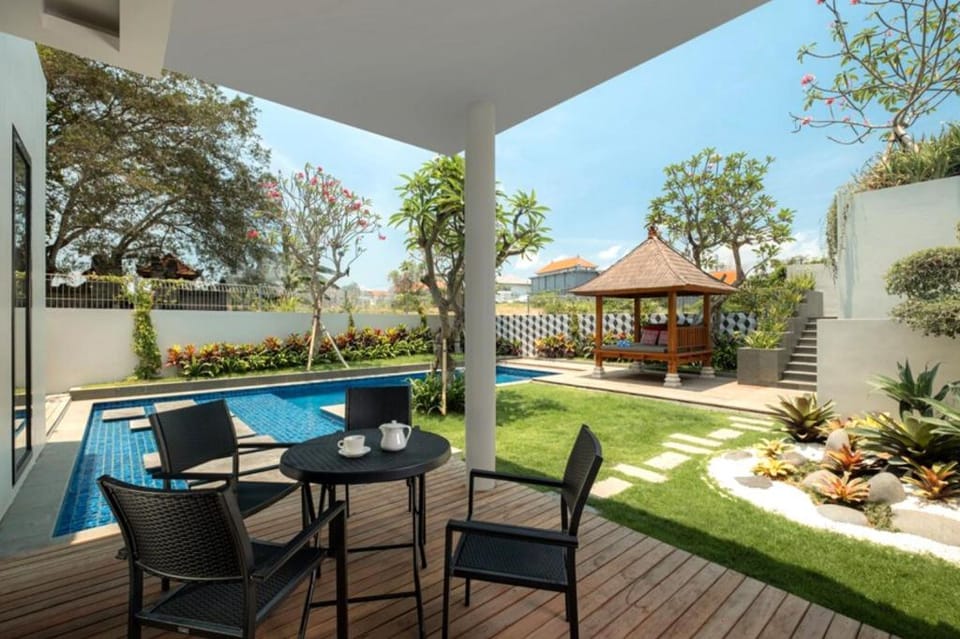 Entire 5 BR Villa Private Pool #B2 Villa in North Kuta